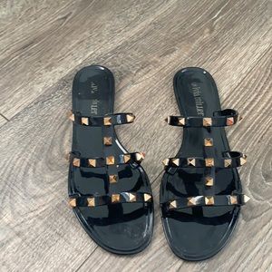 Black jelly sandals size 8